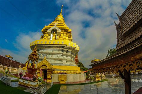 華暖寺！歷史悠久的神秘佛寺與迷人泰式建築