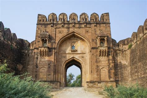 Rohtas Fort，雄偉的歷史堡壘與迷人的古代建築！